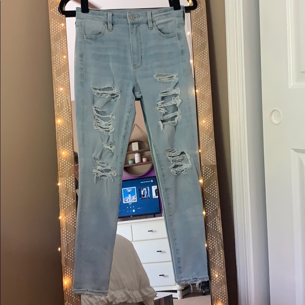 American Eagle Light Wash Ripped Jeans